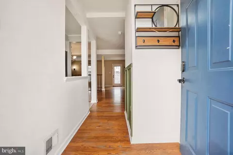 Entry Way - 7994 Windsail Ct, Frederick, MD 21701 photo 1 of 10