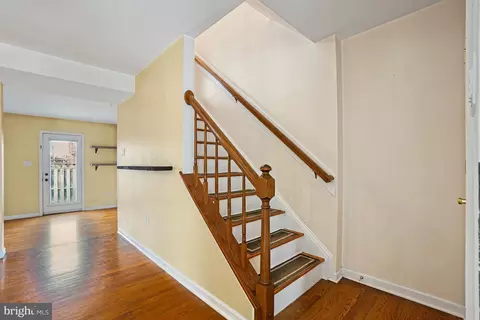 Entry Way - 7994 Windsail Ct, Frederick, MD 21701 photo 6 of 10