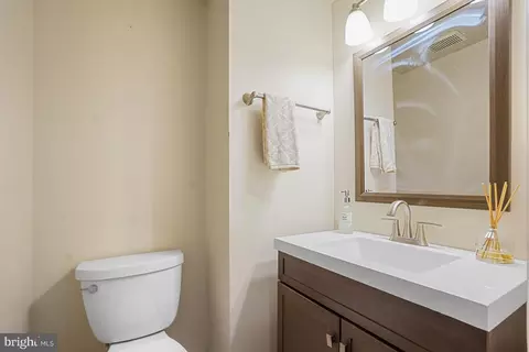 Bath - 7994 Windsail Ct, Frederick, MD 21701 photo 1 of 3
