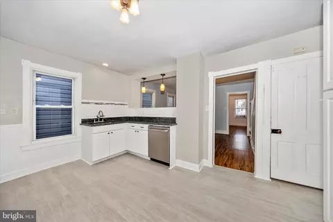 Entry Way - 202 Maple Ave, Frederick, MD 21701 photo 3 of 8
