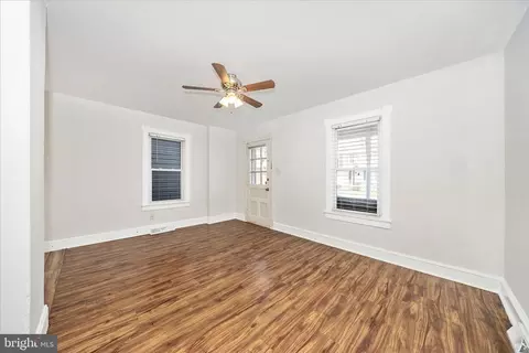 Living - 202 Maple Ave, Frederick, MD 21701 photo 3 of 4
