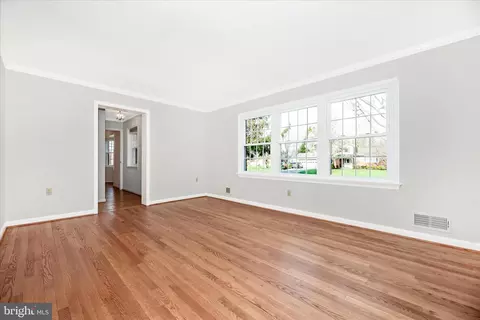 Living - 8234 Glendale Dr, Frederick, MD 21702 photo 1 of 8