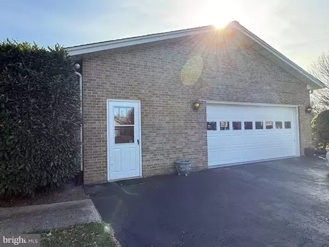 Exterior - 8234 Glendale Dr, Frederick, MD 21702 photo 6 of 22
