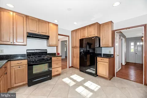Kitchen - 8234 Glendale Dr, Frederick, MD 21702 photo 5 of 9