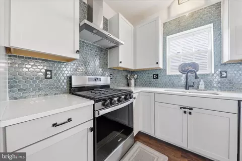 Kitchen - 1621 Hobble Trl, Frederick, MD 21702 photo 2 of 3
