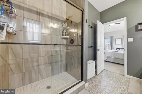 Bath - 1621 Hobble Trl, Frederick, MD 21702 photo 2 of 4