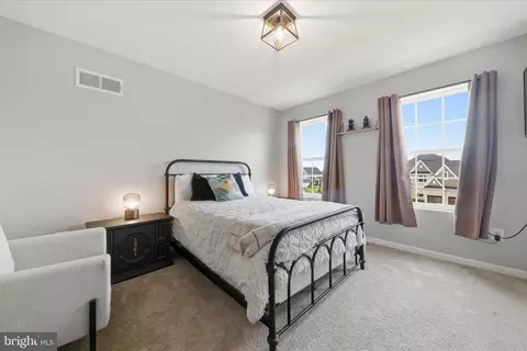 Bedroom - 1621 Hobble Trl, Frederick, MD 21702 photo 3 of 8