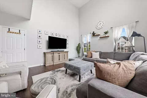 Entry Way - 1621 Hobble Trl, Frederick, MD 21702 photo 7 of 14