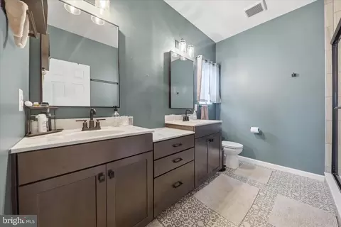 Bath - 1621 Hobble Trl, Frederick, MD 21702 photo 1 of 4