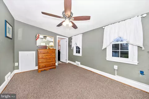Bedroom - 526 Grant Pl, Frederick, MD 21702 photo 4 of 4