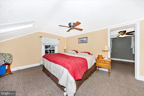 Bedroom - 526 Grant Pl, Frederick, MD 21702 photo 2 of 4