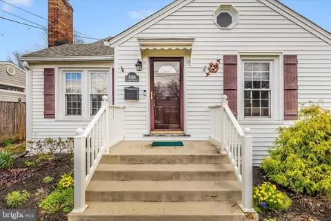 Exterior - 526 Grant Pl, Frederick, MD 21702 photo 5 of 11