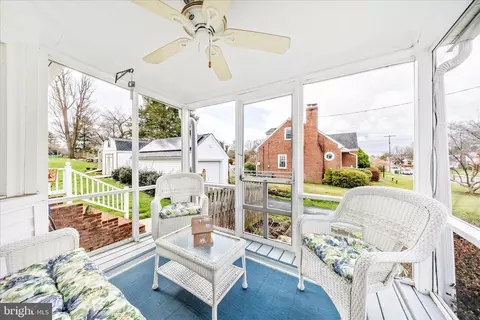 Exterior - 526 Grant Pl, Frederick, MD 21702 photo 2 of 11