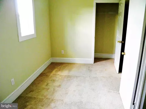 Bedroom - 102 E A St, Brunswick, MD 21716 photo 2 of 3