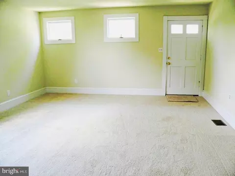 Living - 102 E A St, Brunswick, MD 21716 photo 2 of 3