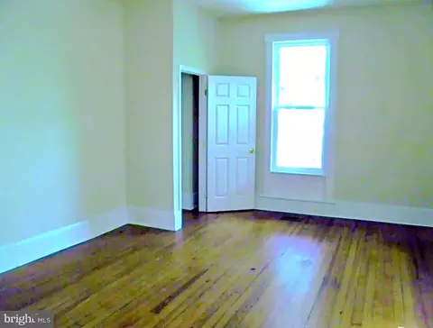 Bedroom - 102 E A St, Brunswick, MD 21716 photo 1 of 3