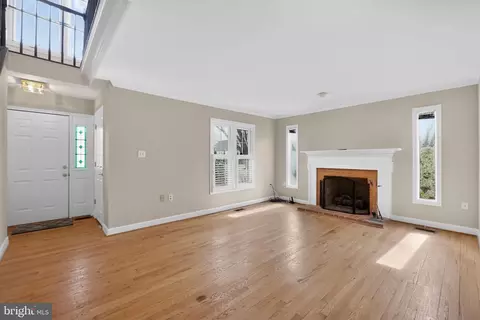 Living - 825 Dunbrooke Ct, Frederick, MD 21701 photo 1 of 4