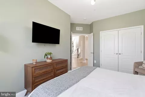 Bedroom - 2652 Monocacy Ford Rd, Frederick, MD 21701 photo 2 of 10