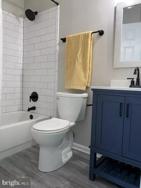 Bath - 8806 Briarcliff Ln, Frederick, MD 21701 photo 7 of 7