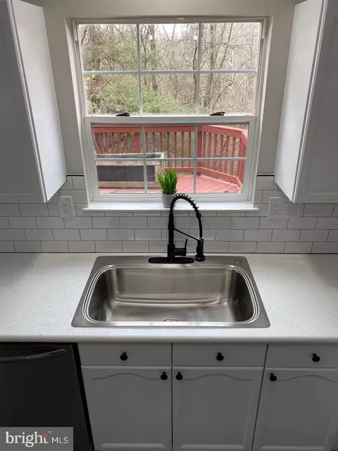 Kitchen - 8806 Briarcliff Ln, Frederick, MD 21701 photo 3 of 4