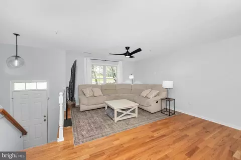 Entry Way - 1107 2nd Ave, Brunswick, MD 21716 photo 2 of 10