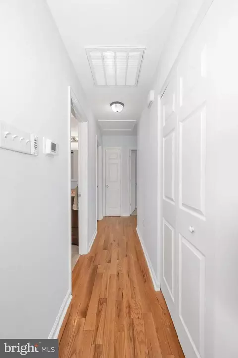 Entry Way - 1107 2nd Ave, Brunswick, MD 21716 photo 5 of 10