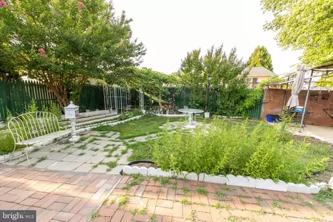 Exterior - 550 Logan St, Frederick, MD 21701 photo 3 of 3
