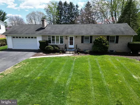 8121 Runnymeade Dr, Frederick, MD 21702