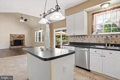 Kitchen - 149 Crosstimber Way, Frederick, MD 21702 photo 6 of 6