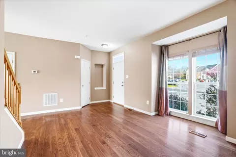 6653 Mcgrath Pl, Frederick, MD 21703 photo 4
