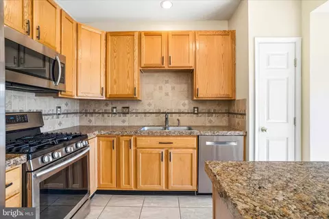 6653 Mcgrath Pl, Frederick, MD 21703 photo 9