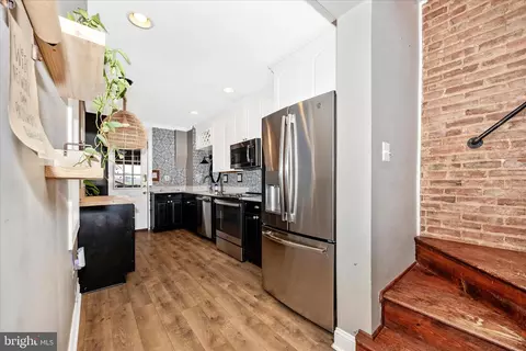 Entry Way - 18 12 N Wisner St, Frederick, MD 21701 photo 5 of 14