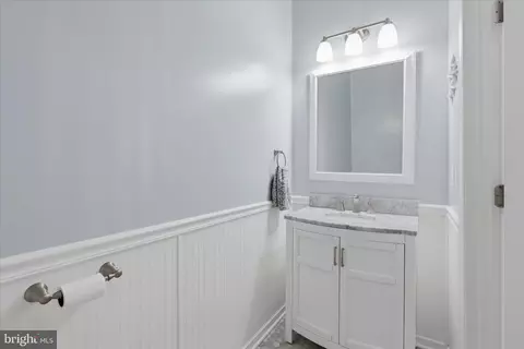 Bath - 1912 Moran Dr, Frederick, MD 21702 photo 1 of 4