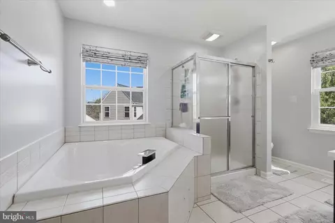 Bath - 1912 Moran Dr, Frederick, MD 21702 photo 3 of 4