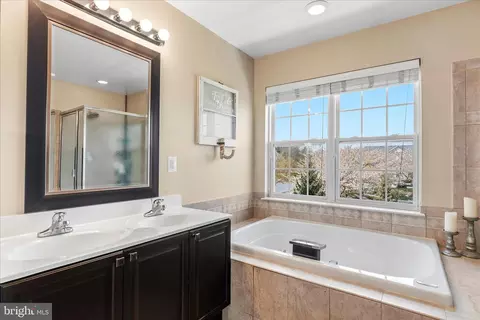 Bath - 4840 Marsden Pl, Frederick, MD 21703 photo 2 of 3
