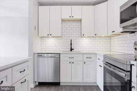 Kitchen - 2137 Wainwright Ct #1C, Frederick, MD 21702 photo 2 of 2