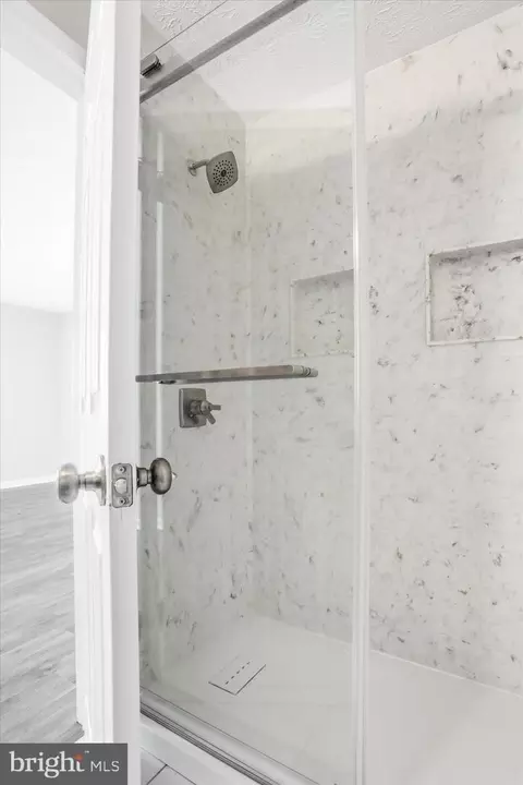 Bath - 2137 Wainwright Ct #1C, Frederick, MD 21702 photo 2 of 3