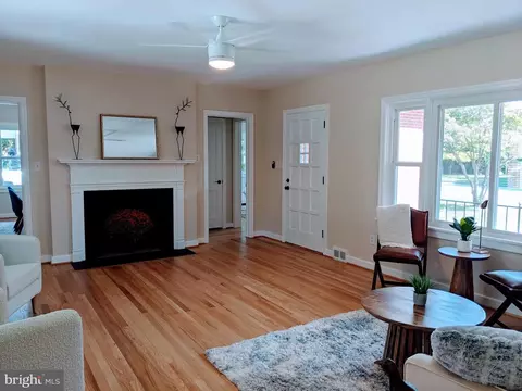 Living - 627 Grant Pl, Frederick, MD 21702 photo 1 of 5
