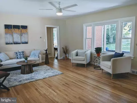 Living - 627 Grant Pl, Frederick, MD 21702 photo 3 of 5