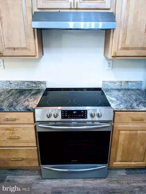 Kitchen - 627 Grant Pl, Frederick, MD 21702 photo 4 of 4