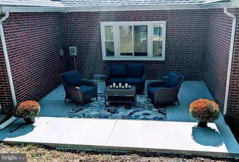 Exterior - 627 Grant Pl, Frederick, MD 21702 photo 4 of 10
