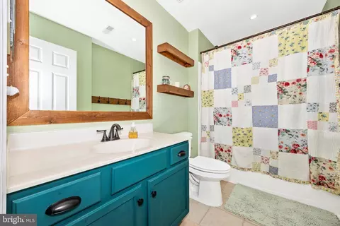 Bath - 6105 Pine Crest Ln, Frederick, MD 21701 photo 3 of 3