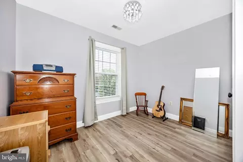 Bedroom - 6105 Pine Crest Ln, Frederick, MD 21701 photo 4 of 4