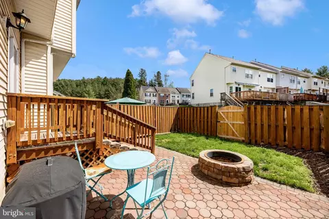Exterior - 6105 Pine Crest Ln, Frederick, MD 21701 photo 2 of 7