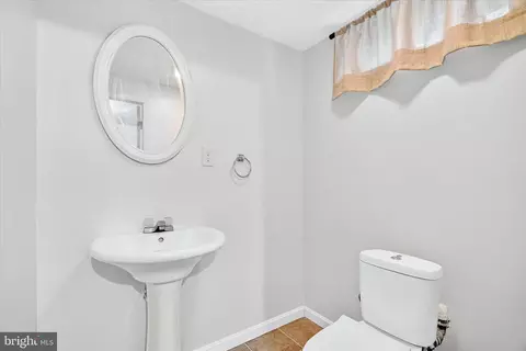 Bath - 5348 Saint James Pl, Frederick, MD 21703 photo 5 of 5