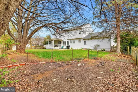 Exterior - 5348 Saint James Pl, Frederick, MD 21703 photo 7 of 8