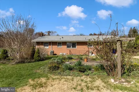Exterior - 7029 Rock Creek Dr, Frederick, MD 21702 photo 5 of 16