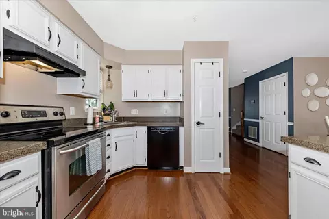 Kitchen - 6101 Baldridge Ter, Frederick, MD 21701 photo 2 of 4