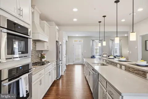 Entry Way - 7134 Proclamation Pl, Frederick, MD 21703 photo 10 of 15