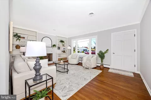 Living - 504 A Valley St, Frederick, MD 21701 photo 1 of 5